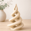 Moderner Deko Baum in warmer Farbe Champagne