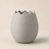 3D-gedruckte Ei-Vase in Hellgrau mit gezacktem Rand