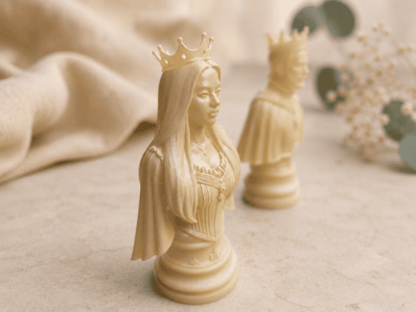 Personalisierte Königin-Schachfigur mit individueller Gesichtsgestaltung