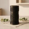 Personalisierte Geldgeschenkbox zur Konfirmation mit Blumenmuster in Schwarz