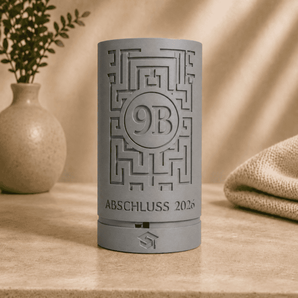 Personalisierte Labyrinth-Geschenkbox zum Abschluss in Grau